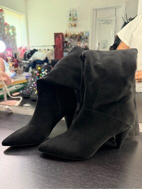 Forever 21 Black Faux Suede Thigh-High/Over-the-Knee Boot